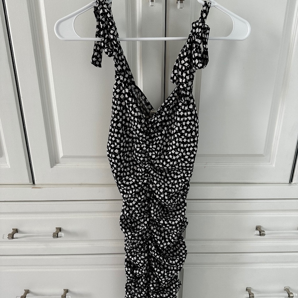 EUC Black & cream print bow strap body con summer dress